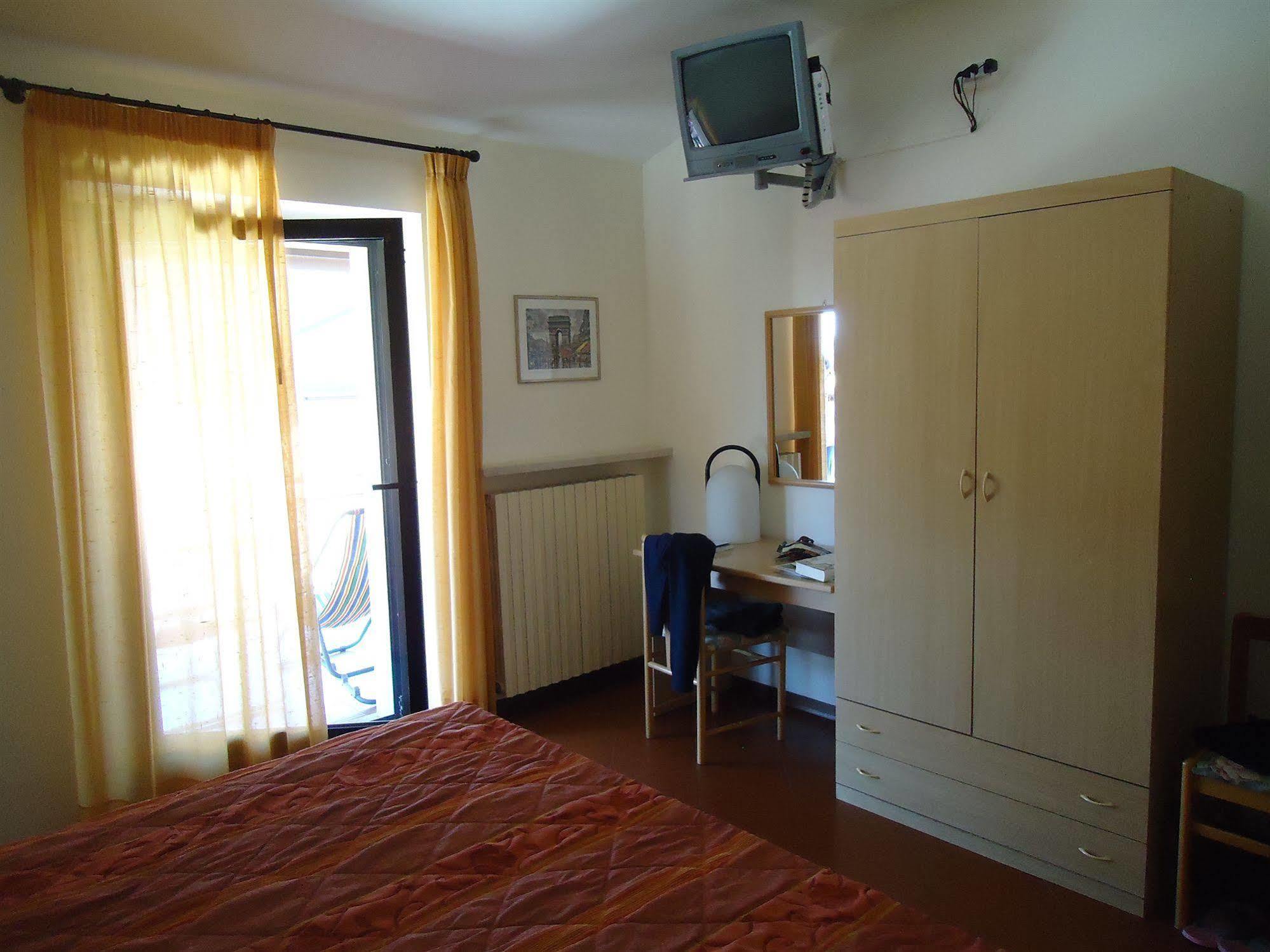 Hotel Garni Onda Torri Del Benaco Exterior foto